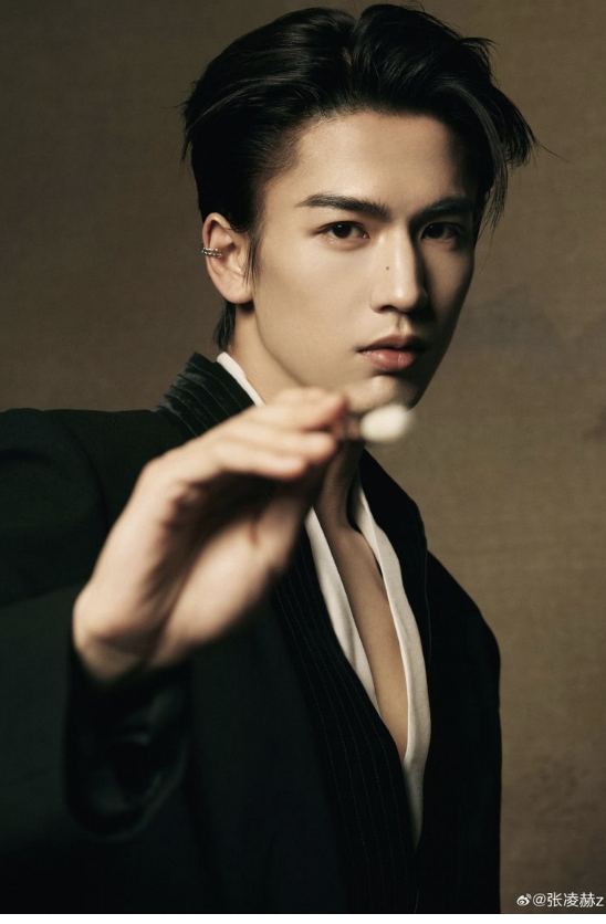 จางหลิงเฮ่อ 8